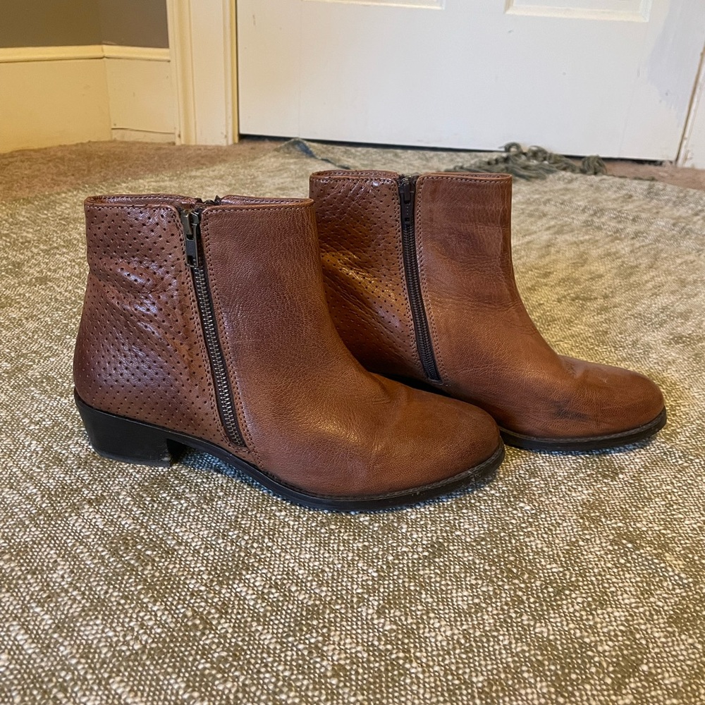 brown leather ankle boots